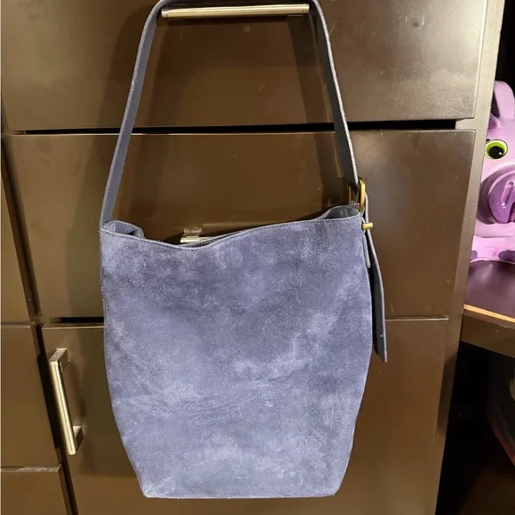 Chic Blue Suede Shoulder Bag - Picture 2 of 7